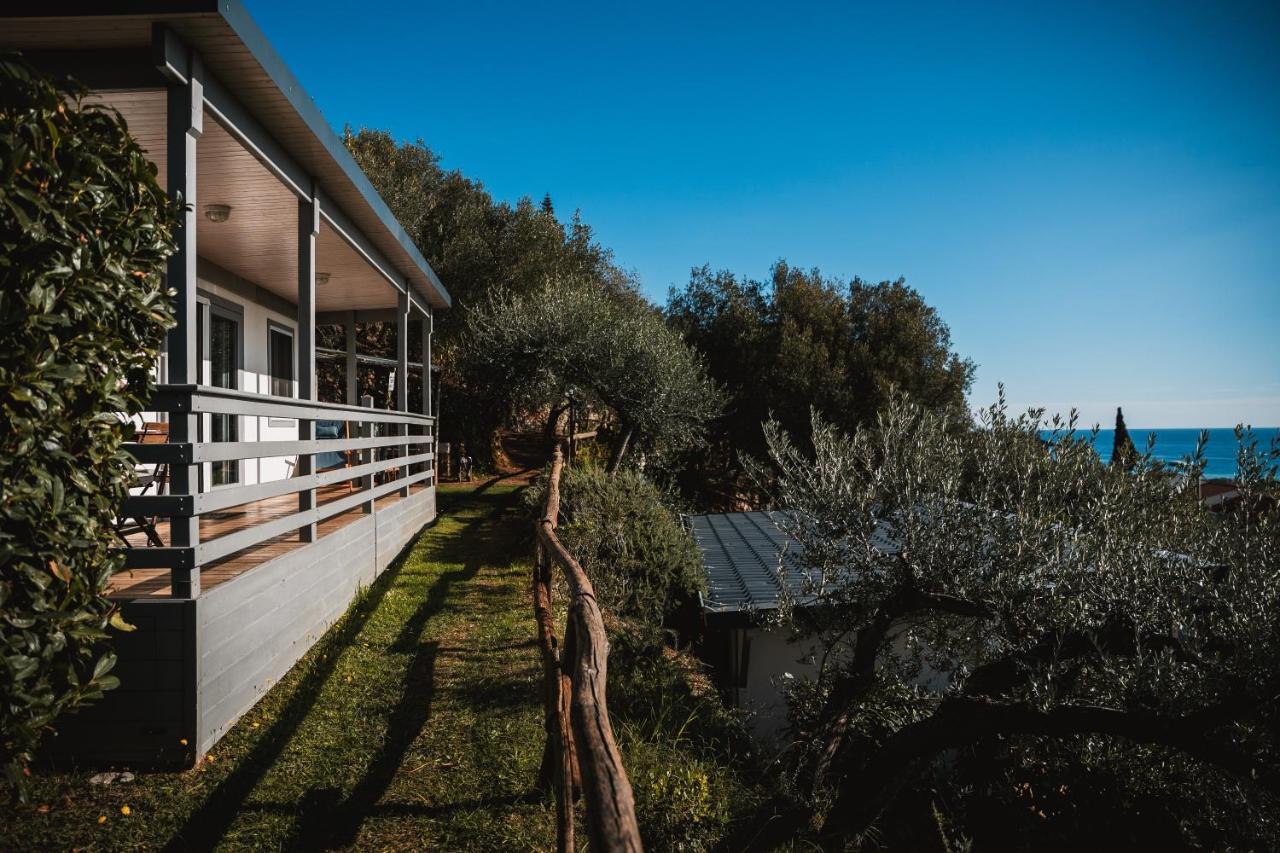 Agriturismo Rose Di Pietra Pietra Ligure Bagian luar foto