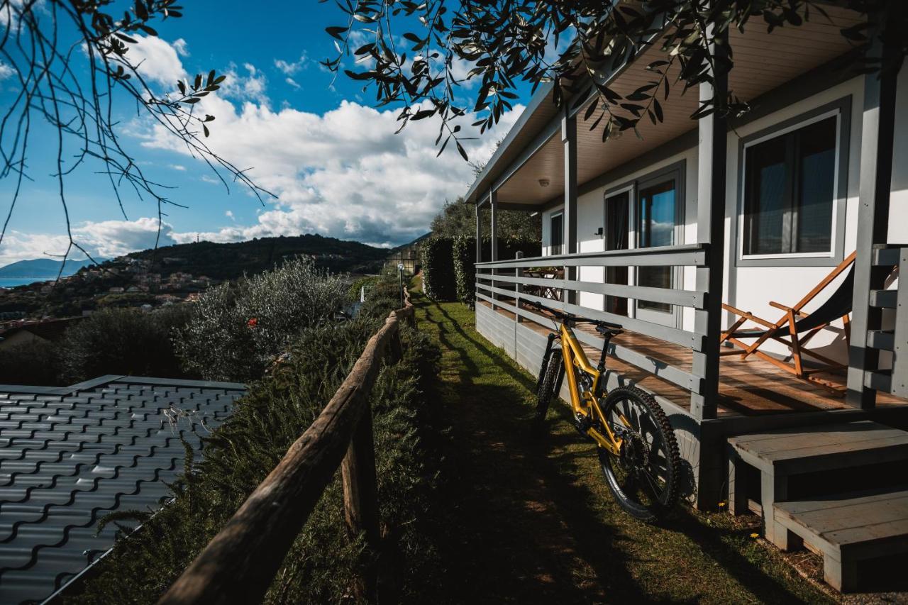 Agriturismo Rose Di Pietra Pietra Ligure Bagian luar foto