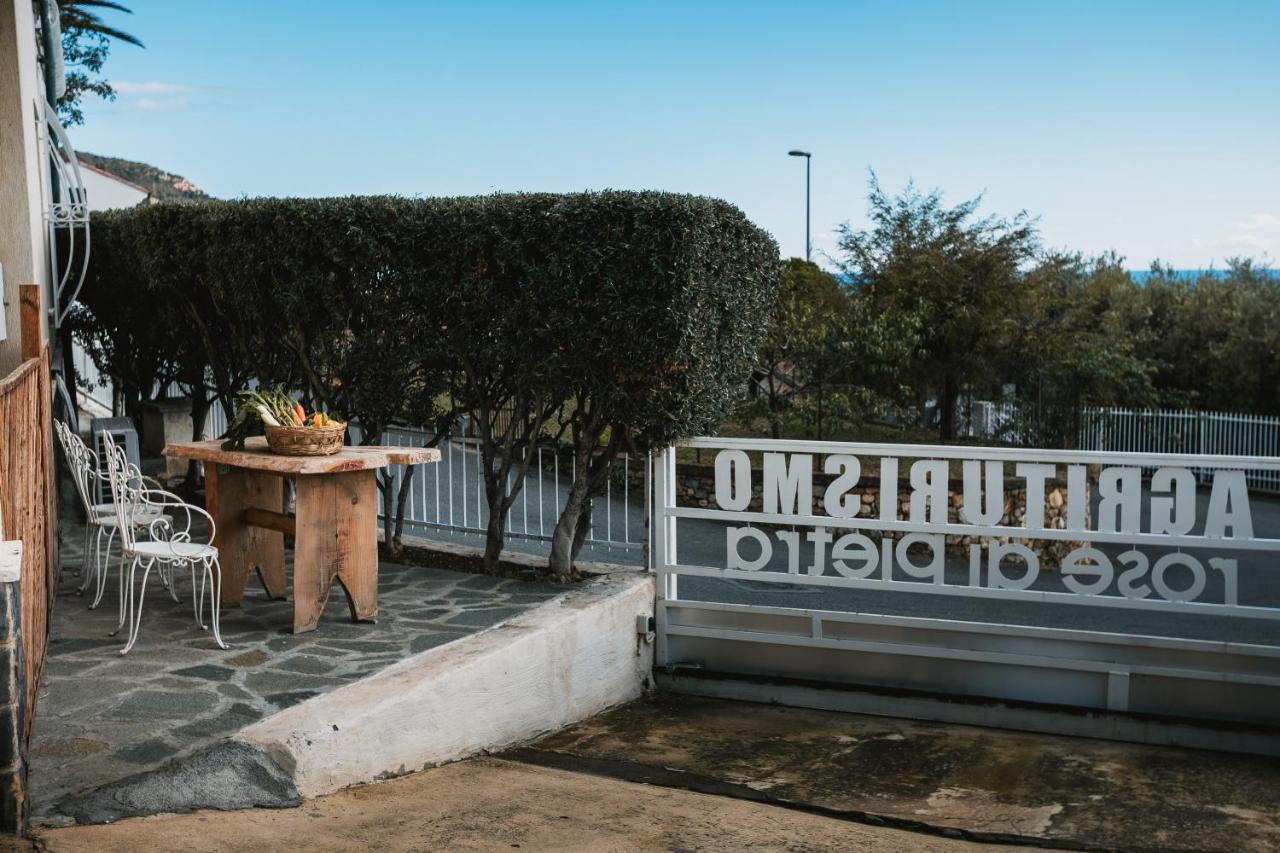 Agriturismo Rose Di Pietra Pietra Ligure Bagian luar foto