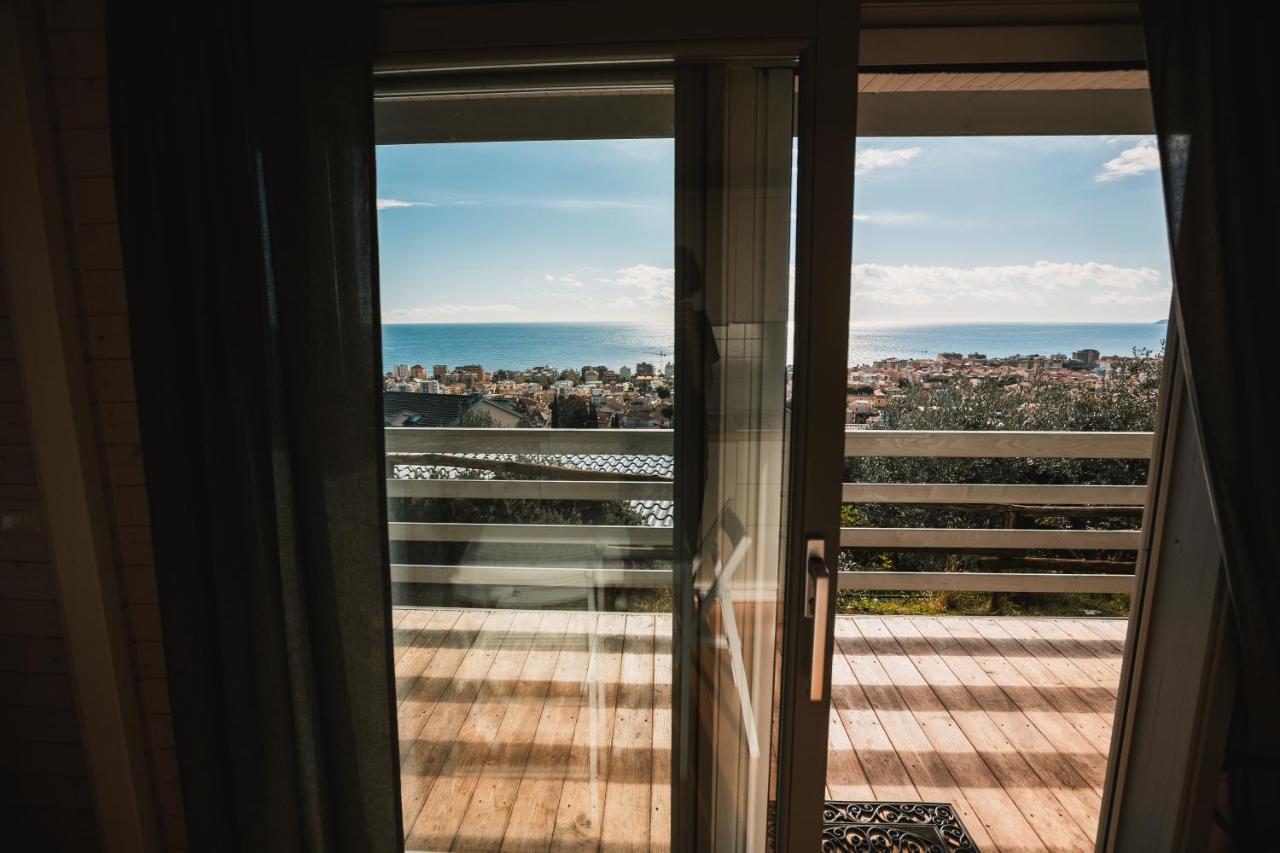 Agriturismo Rose Di Pietra Pietra Ligure Bagian luar foto