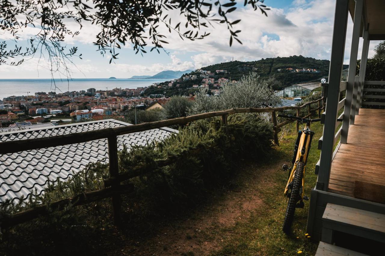 Agriturismo Rose Di Pietra Pietra Ligure Bagian luar foto