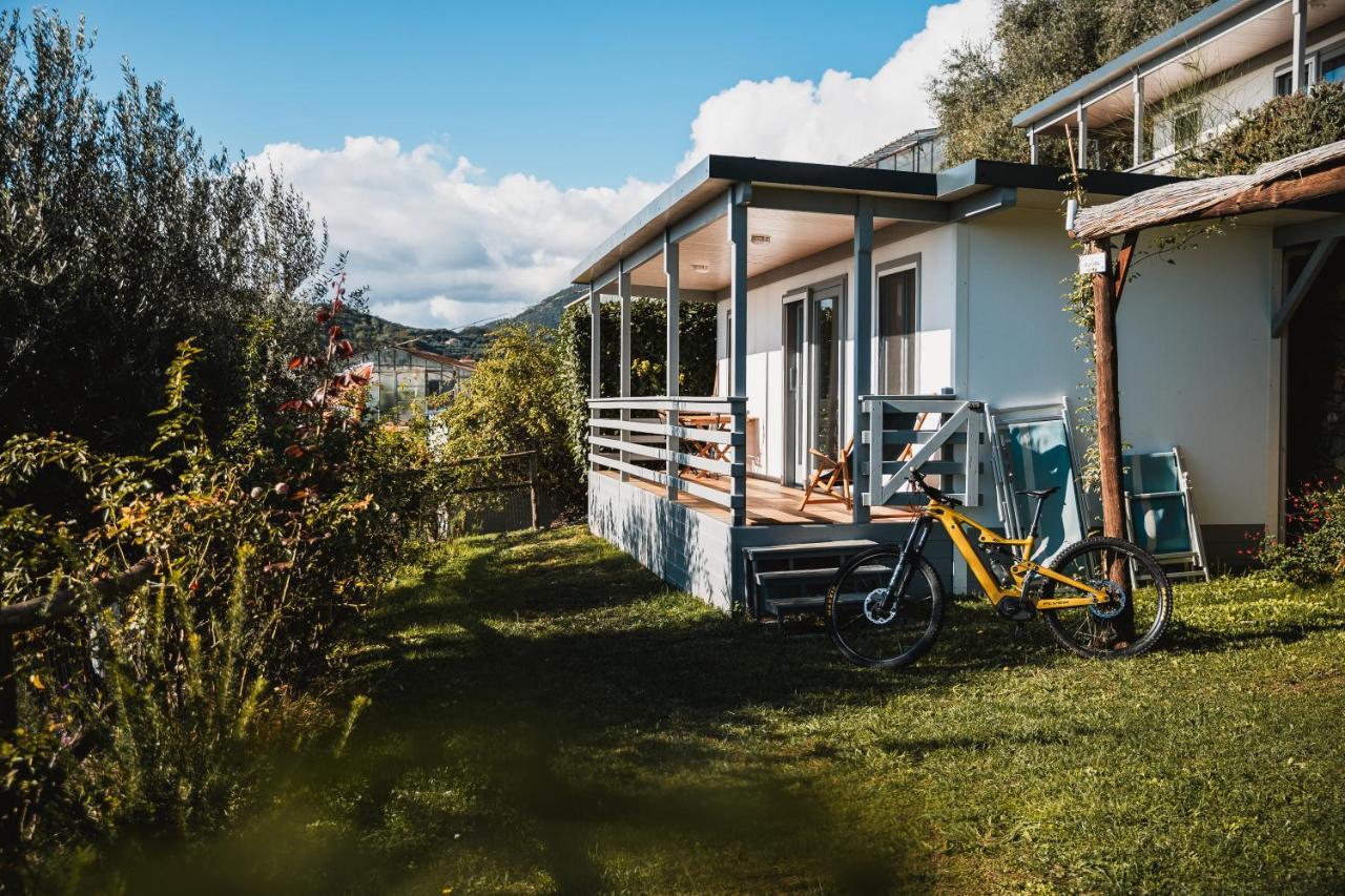 Agriturismo Rose Di Pietra Pietra Ligure Bagian luar foto