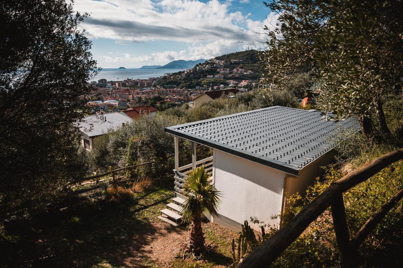 Agriturismo Rose Di Pietra Pietra Ligure Bagian luar foto