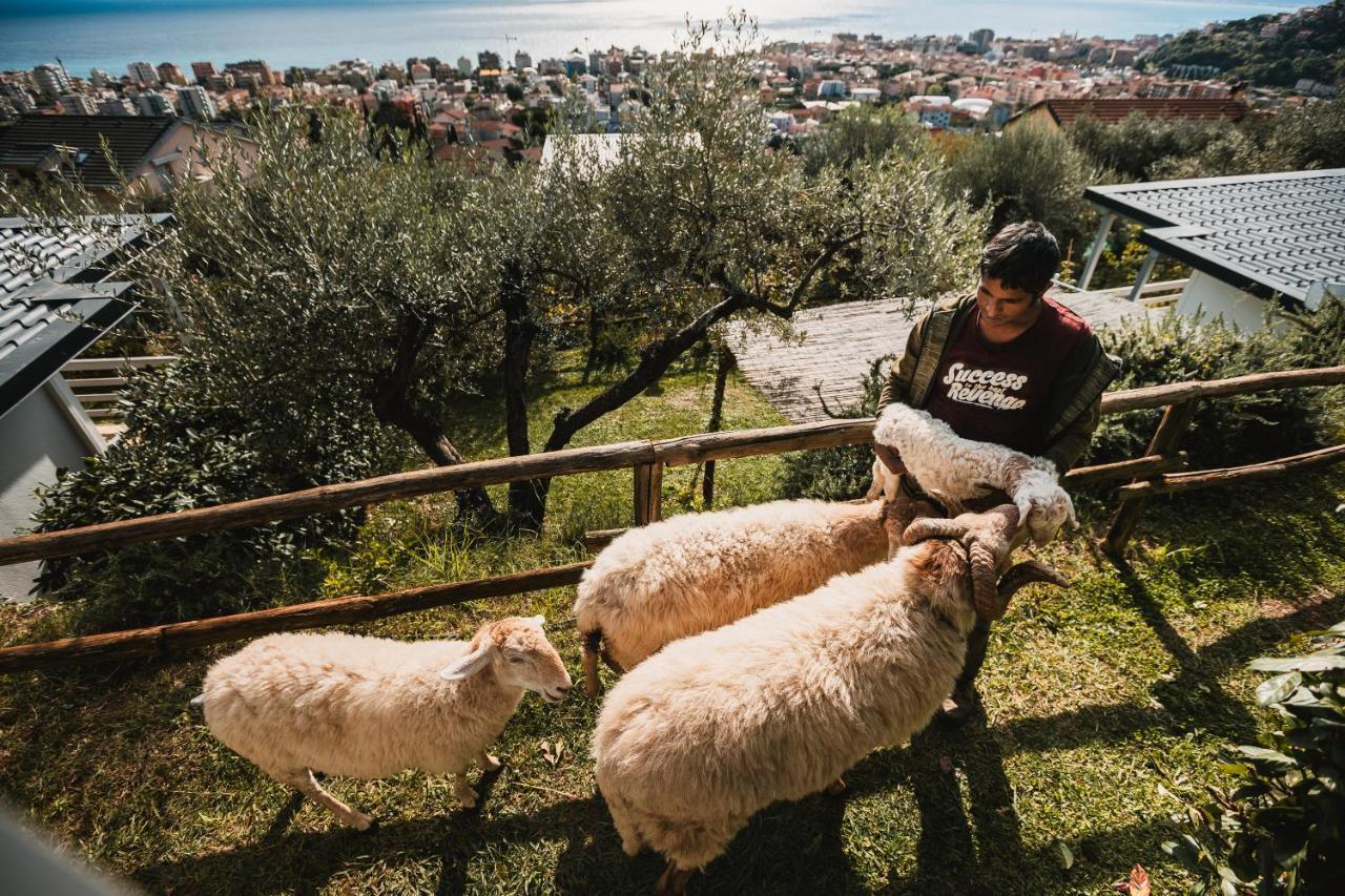 Agriturismo Rose Di Pietra Pietra Ligure Bagian luar foto